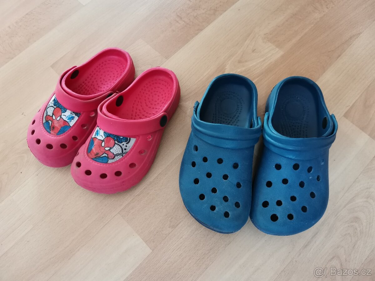 2x dětské crocs vel.28/29 a 33 - 2