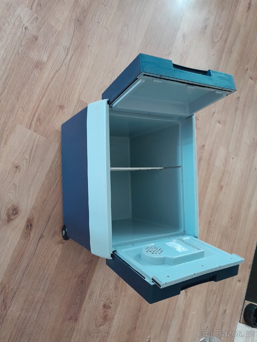 Velká 50l lednicka 12 ,24,220 - 2