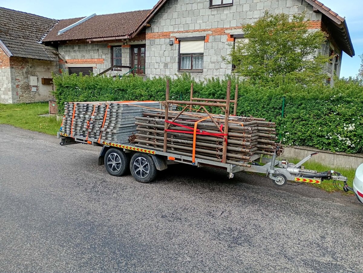 Auto přepravník/plato s nájezdy a navijákem - 2