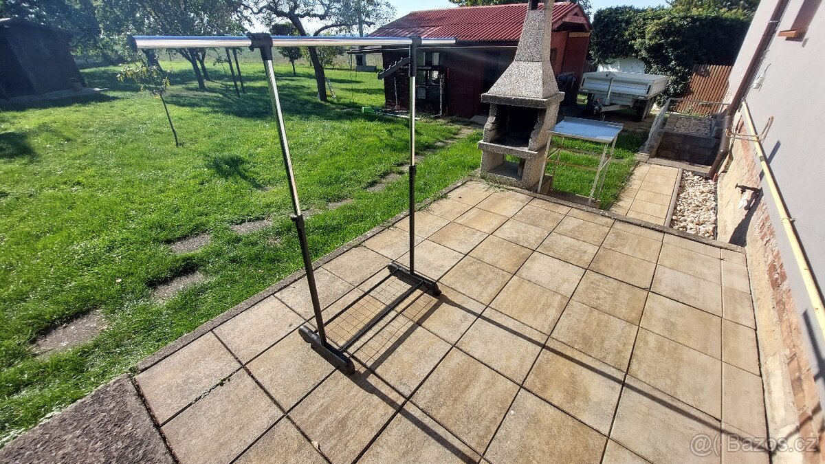 Stojan, věšák na oblečení - 2