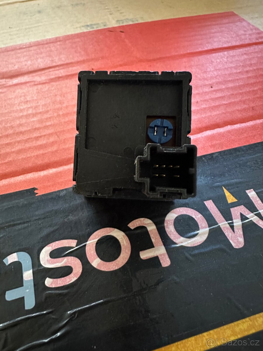 Ovládání uzávěrky Nissan patrol y61 - 2