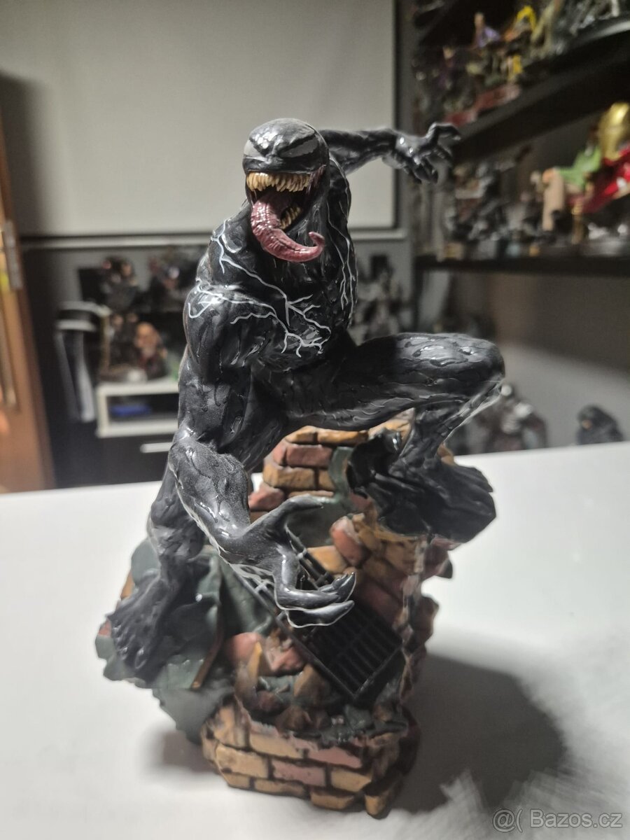 SOCHA VENOM - IRON STUDIOS - 2