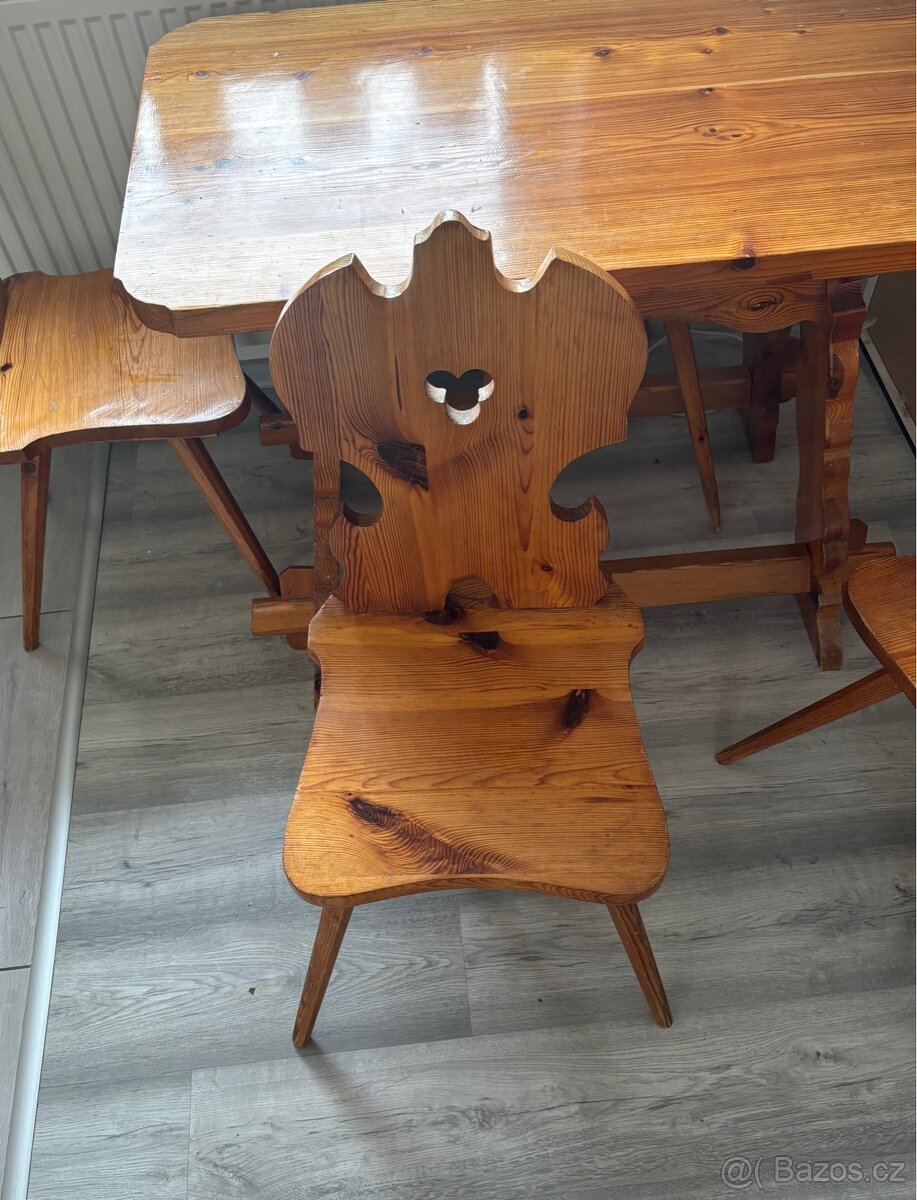 Jídelní stůl z masivu + 4 židle - 2