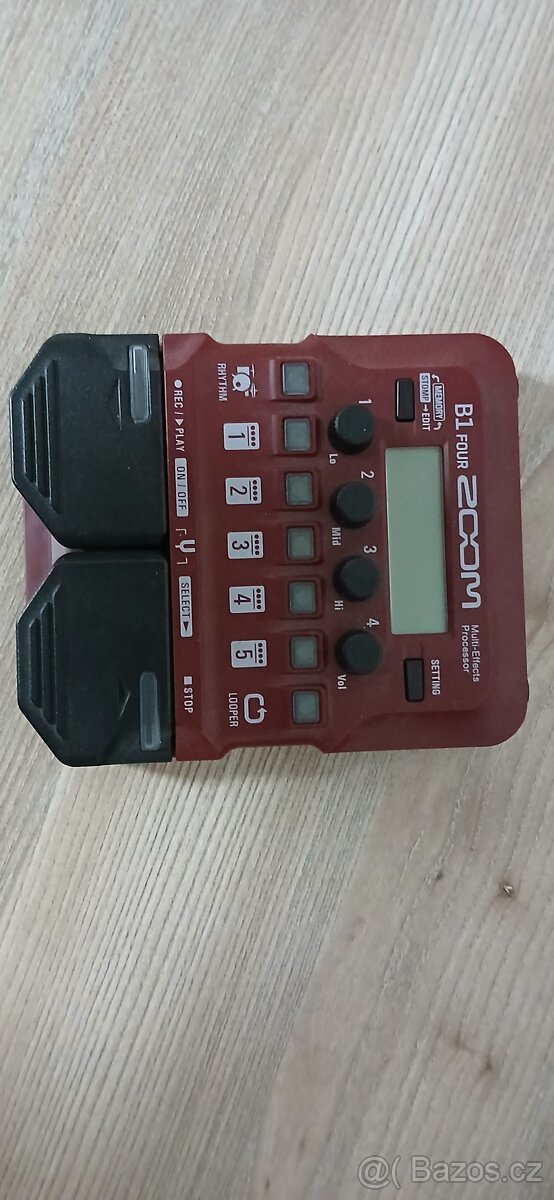 Prodam baskytarovy multiefekt B1 Four ZOOM - 2