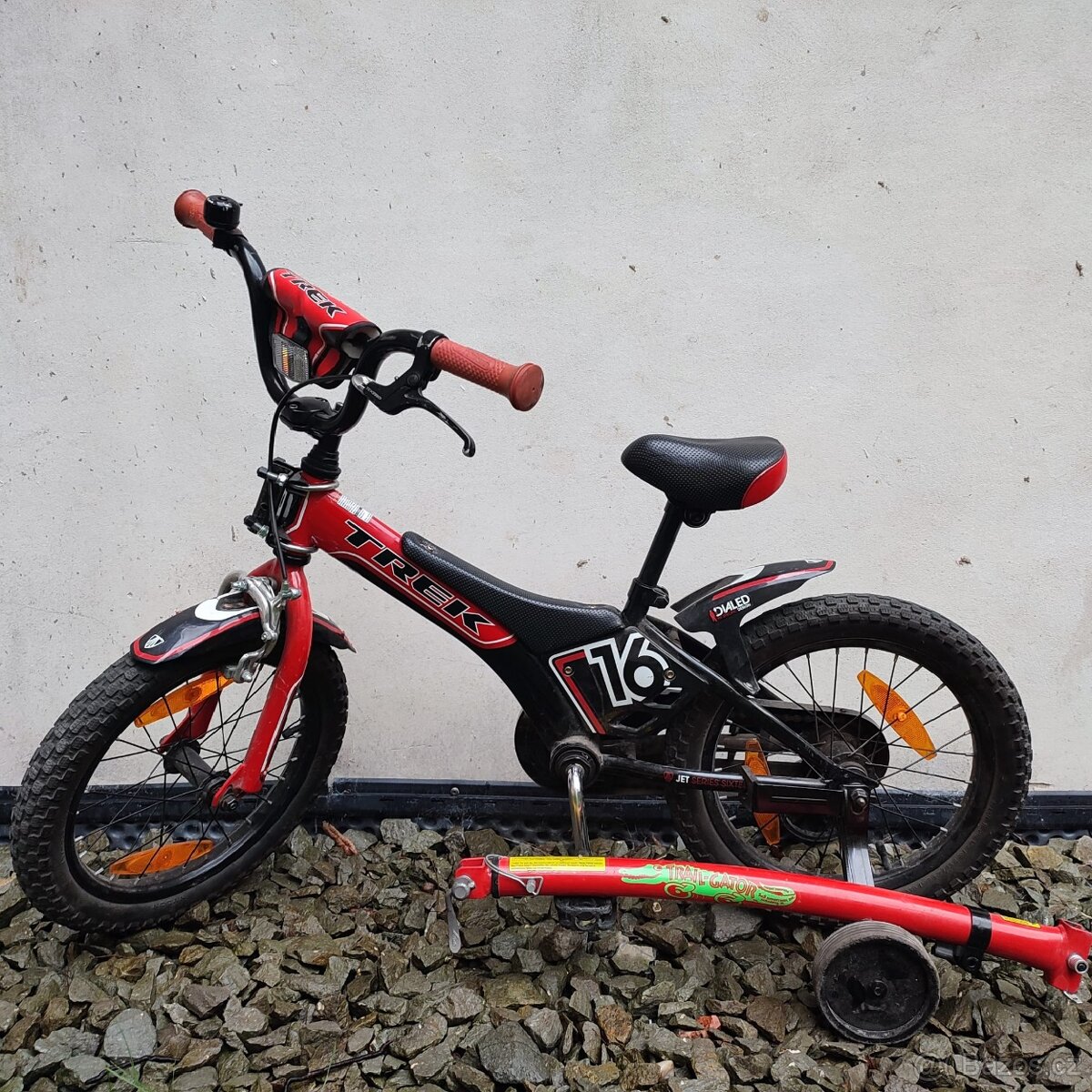 Dětské kolo Trek 16 s tažnou tyčí - 2