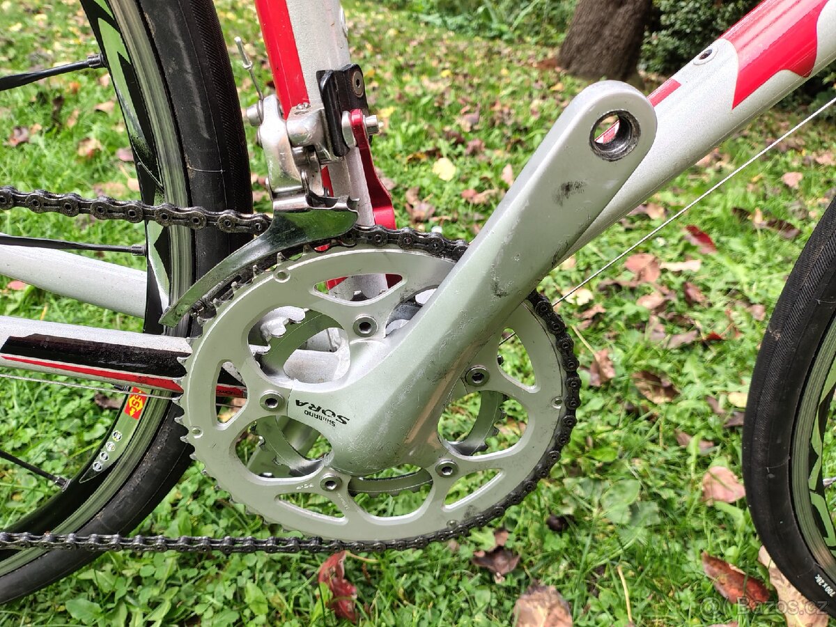 Silniční kolo GIANT SCR 3.0 - 2