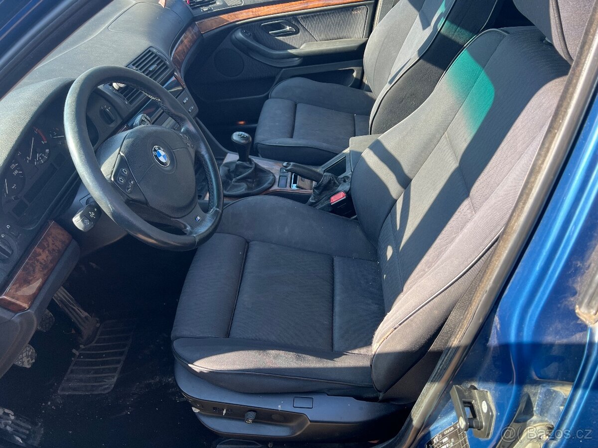 BMW E39 touring 520d na díly - 2