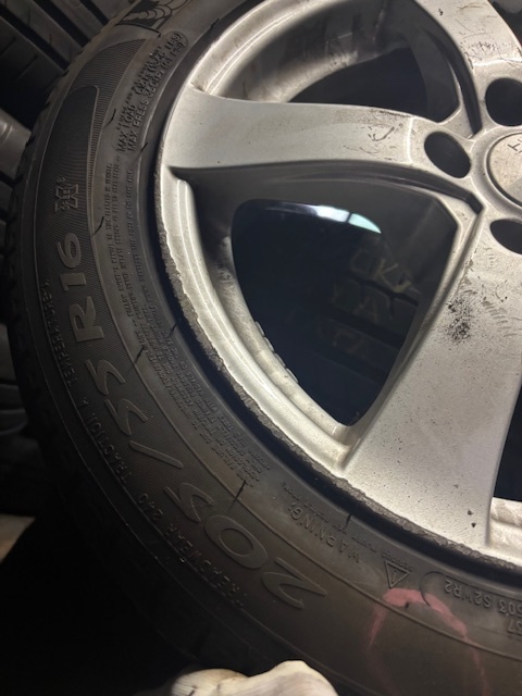 ALU včetně pneu 205/55 R16 - 2