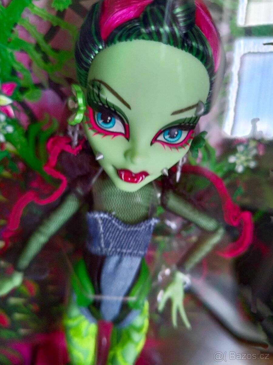 Monster high skullector Venus McFlytrap fang club - 2