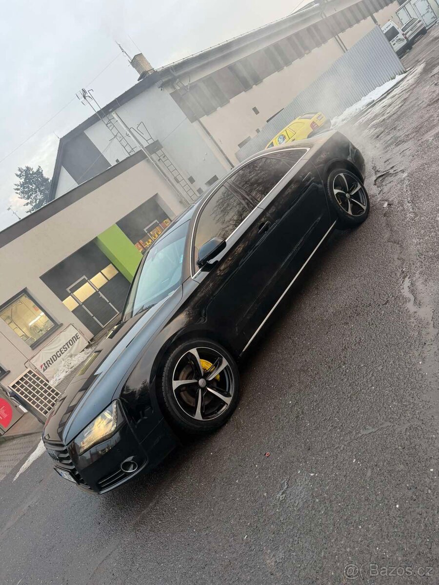 Audi s8 - 2