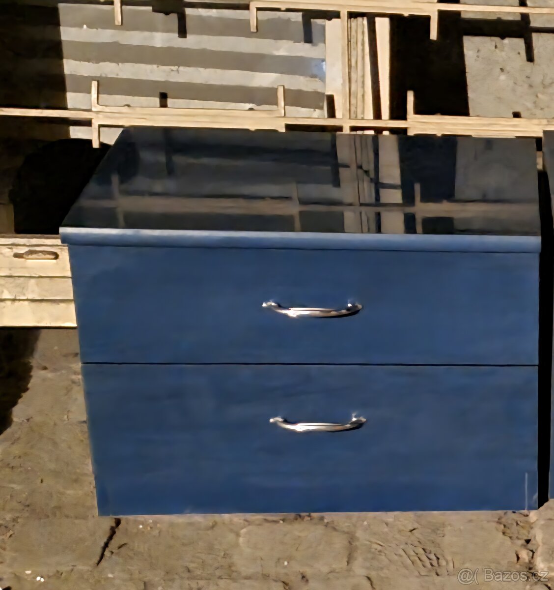 noční stolek - 2