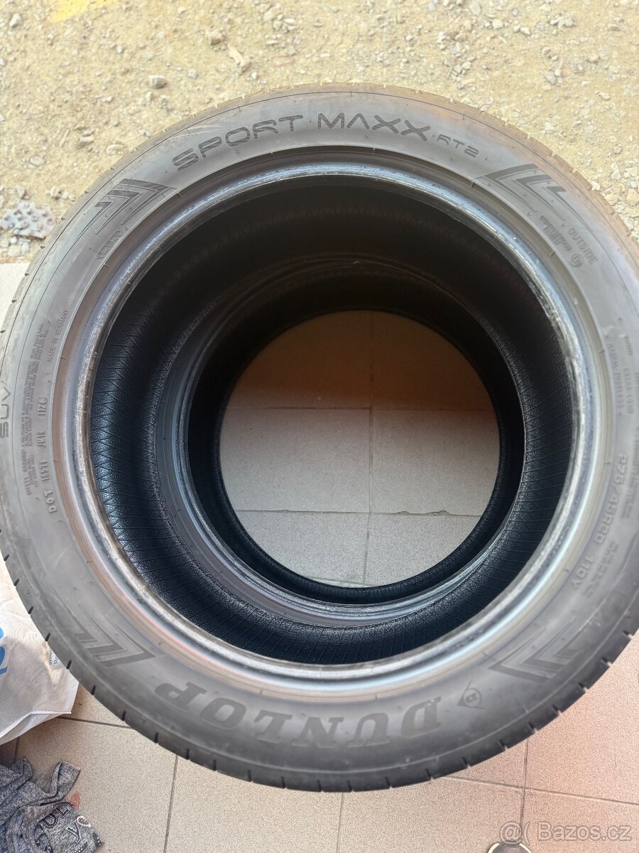 Pneu Dunlop 275/45R20 - 2