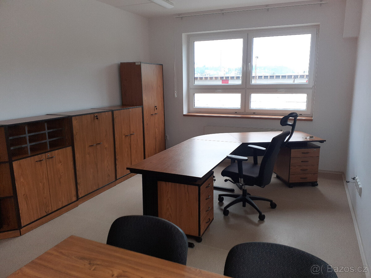 Pronájem kanceláří a nezpevněných ploch - 2