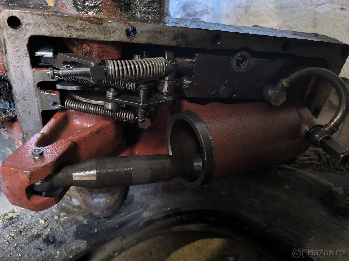Hydraulika zetor. Víko hydrauliky - 2