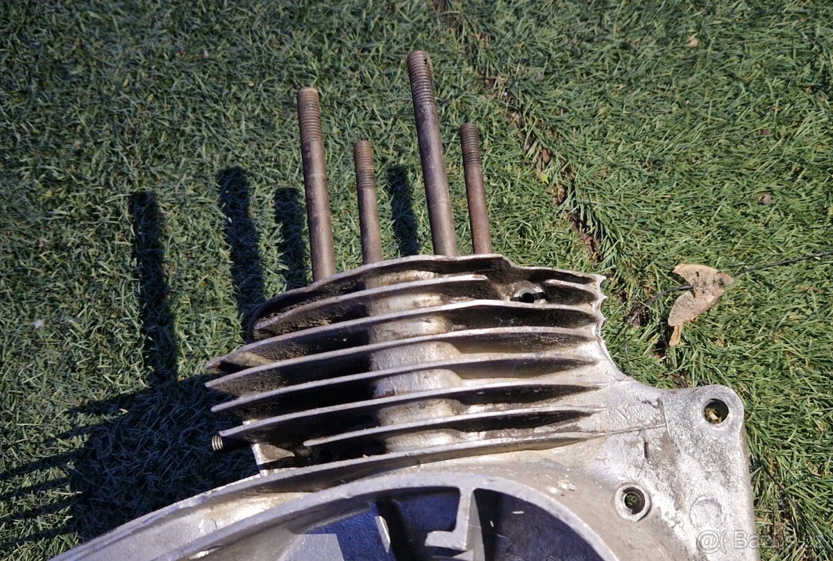 Jawa 250 pérák - 2