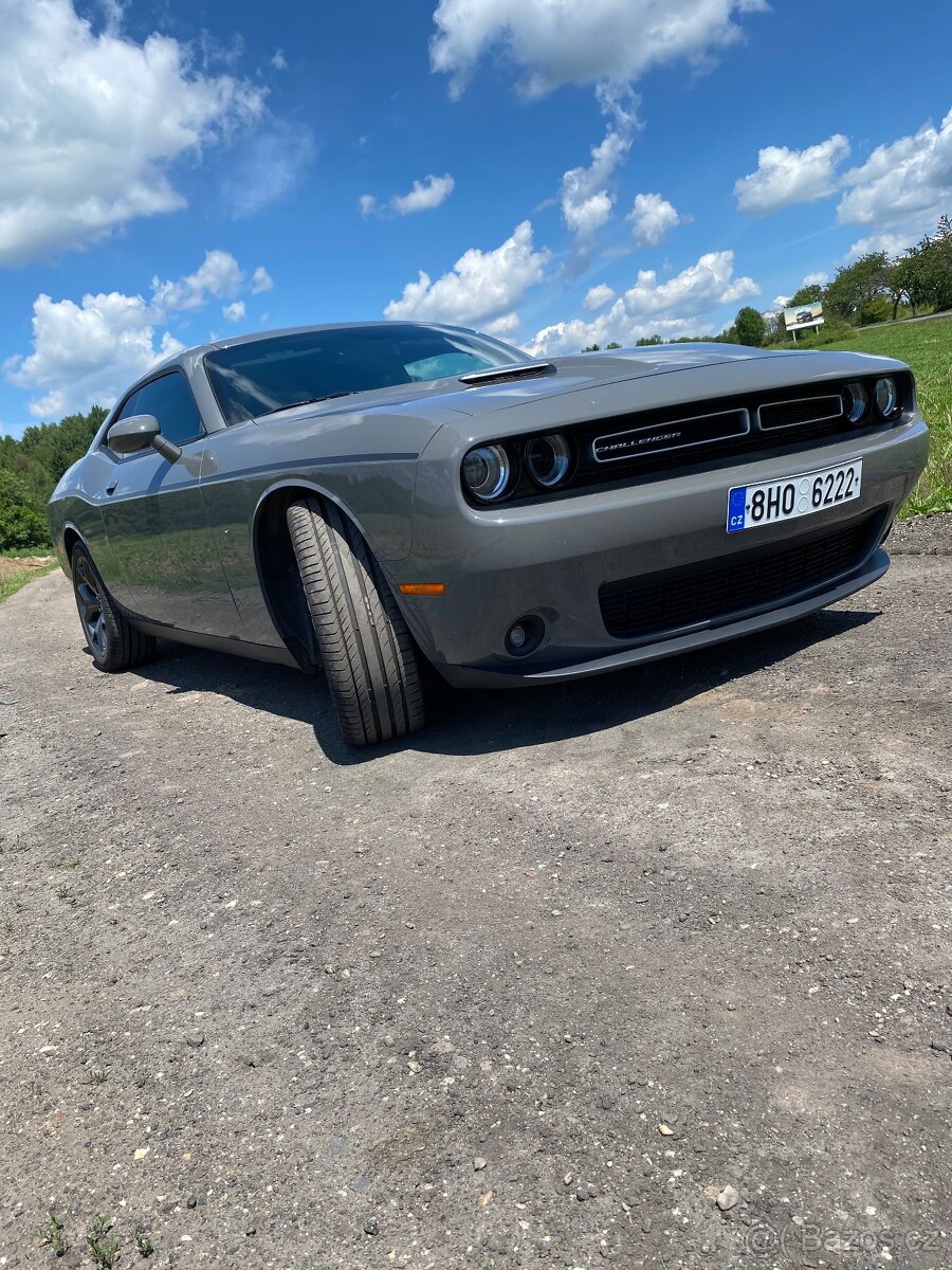 Dodge Challenger - 2