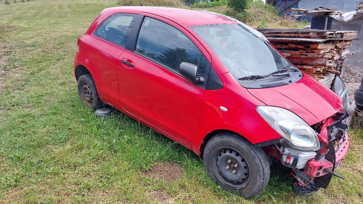 Toyota Yaris 1.0 VVT-i - 2
