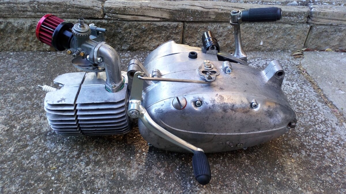 Motor Jawa Pionýr - 2
