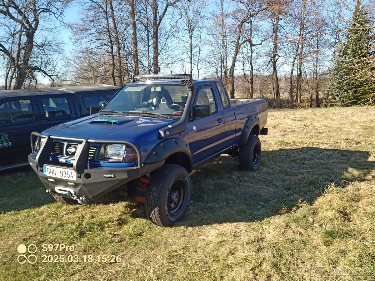 Nissan Navara D22
