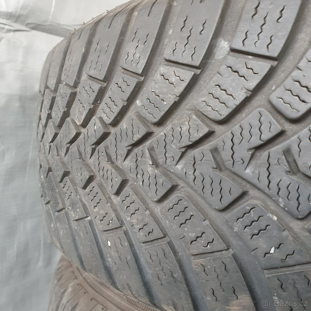 Zimní pneumatiky Falken 215/65 R16 č. AP190 - 2