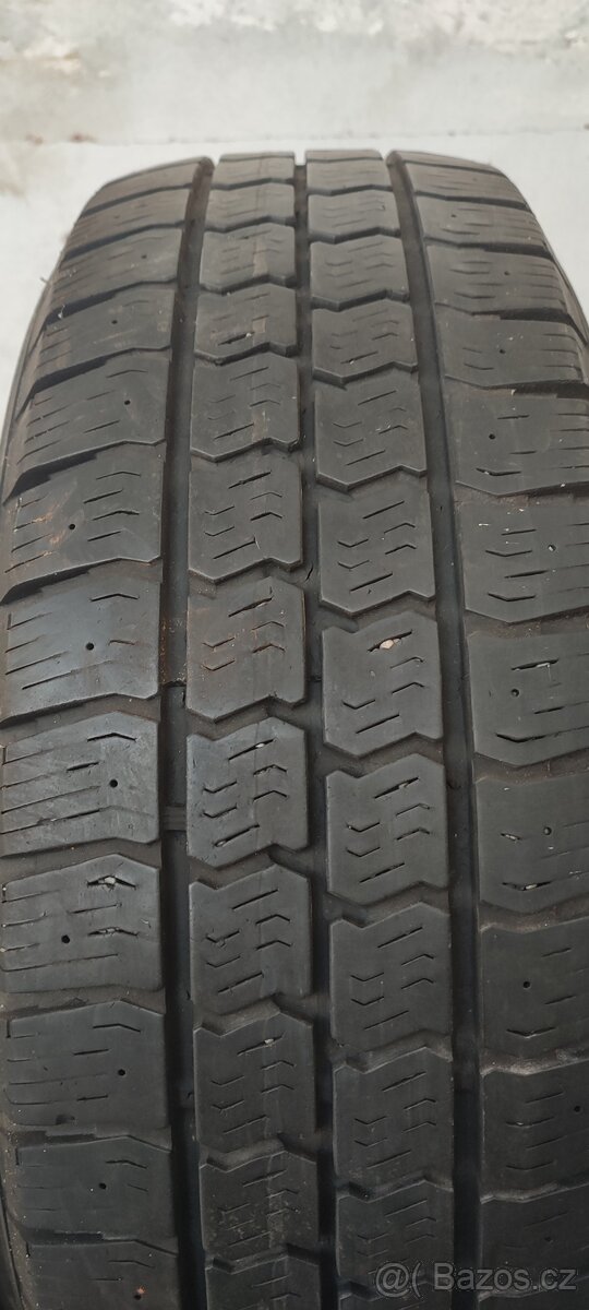 215/65/16C ZIMNÍ PNEU - 2