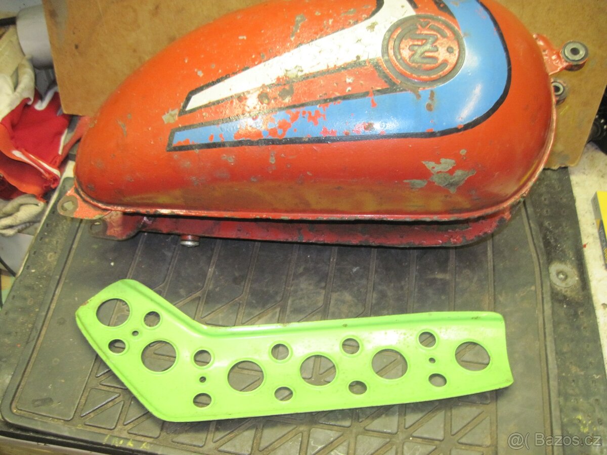 Nádrž a kryt výfuku na ČZ TRAIL a Harlejka - 2