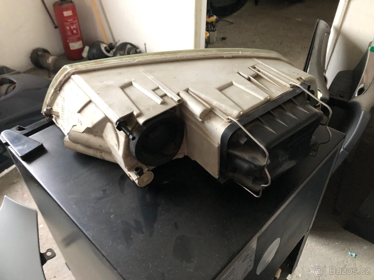 Škoda Octavia 2 PP xenon světlo - 2