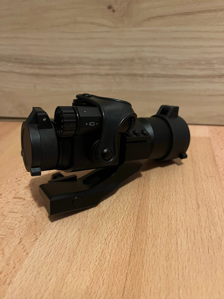 Kolimátor typu Aimpoint - 2