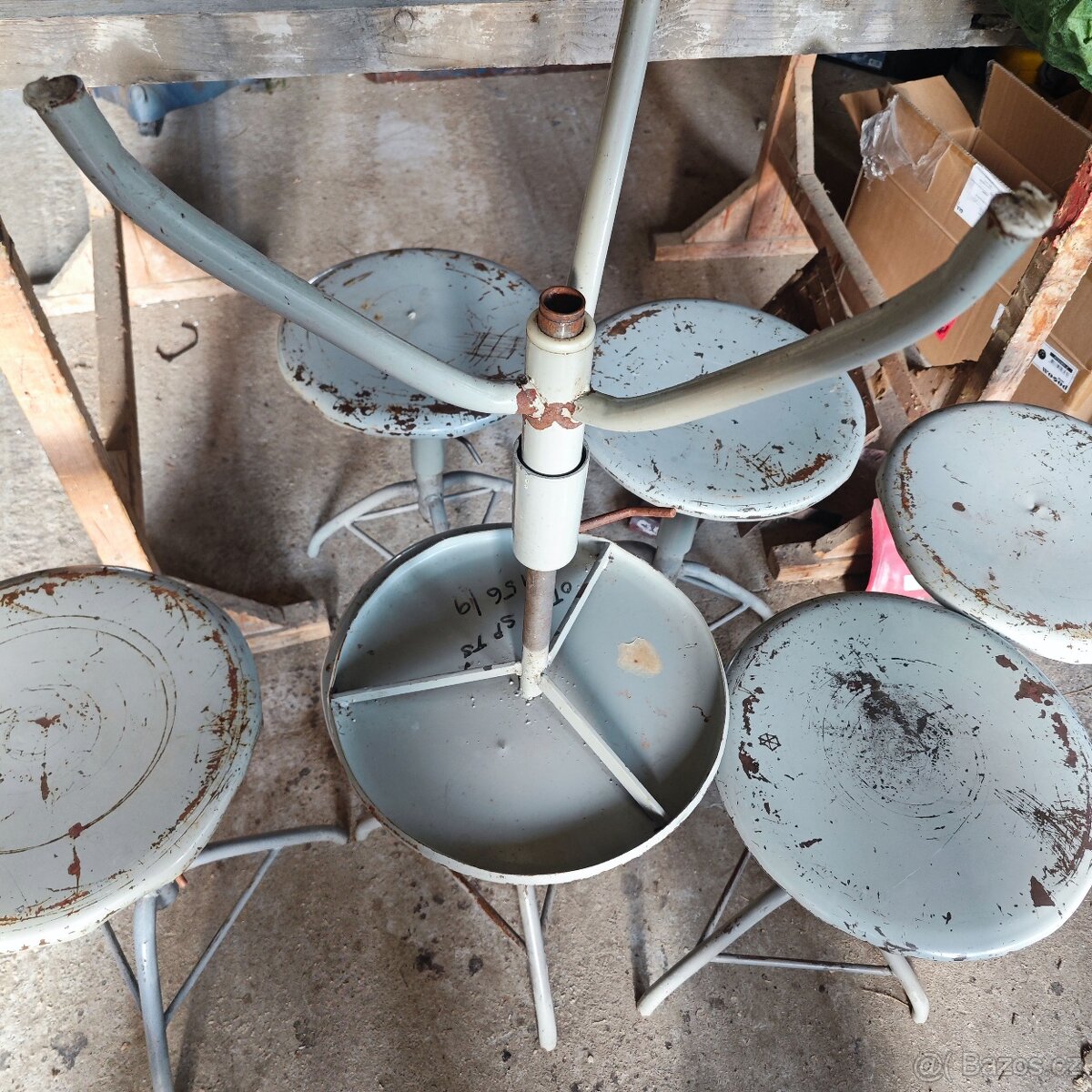 prodám idustriální židle - 2