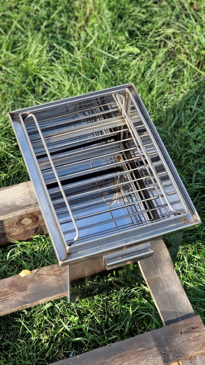 Udírna na maso nebo rybu - 2