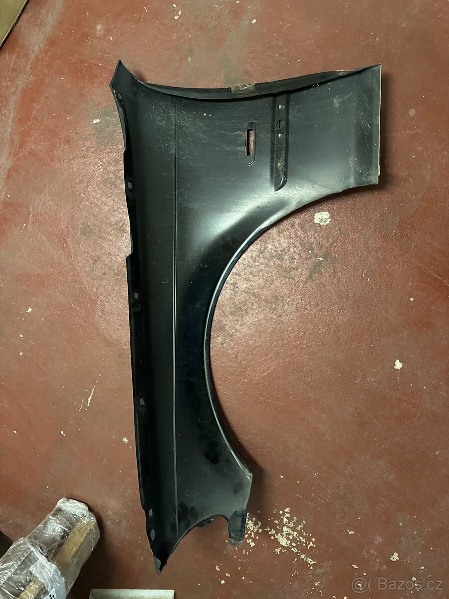 BMW e46 pravý blatník predfl - 2