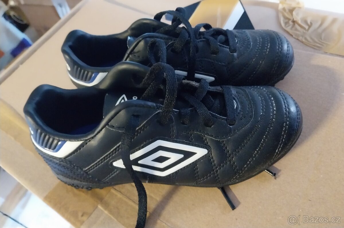 Odráželo odstrkávadlo motorka kopačky Umbro - 2