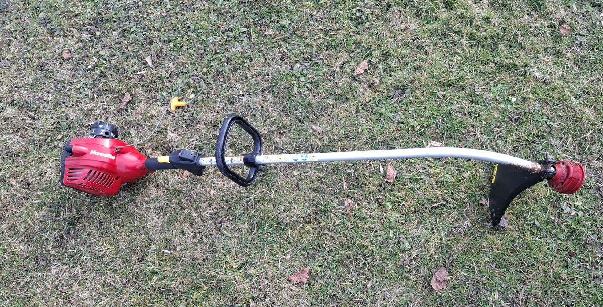 Benzínový vyžínač Homelite HLT26CD - 2