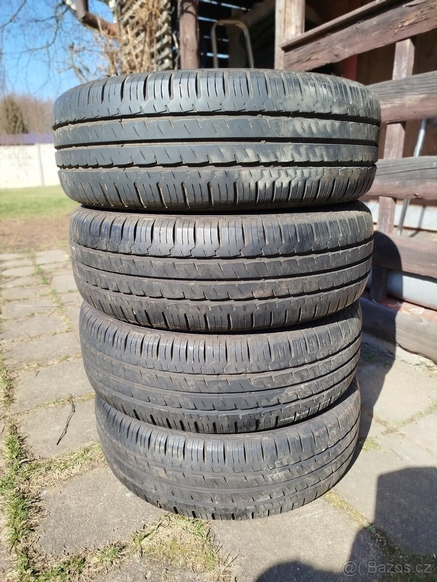 Prodám pneu 215/65R16C - 2