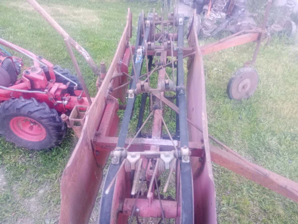 Obraceč sena na MF 70 - 2