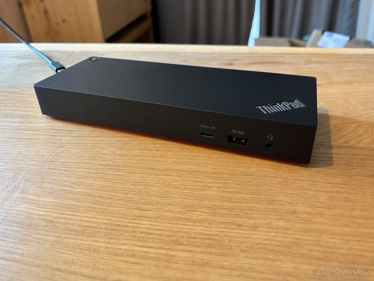Lenovo ThinkPad Universal Thunderbolt 4 Dock 40B0 - 2