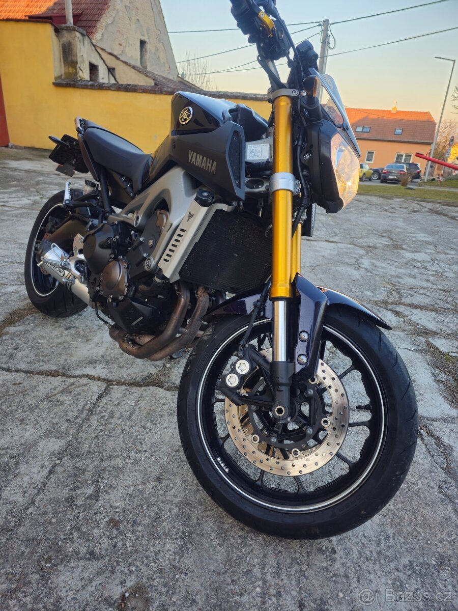 Yamaha mt09 - 2