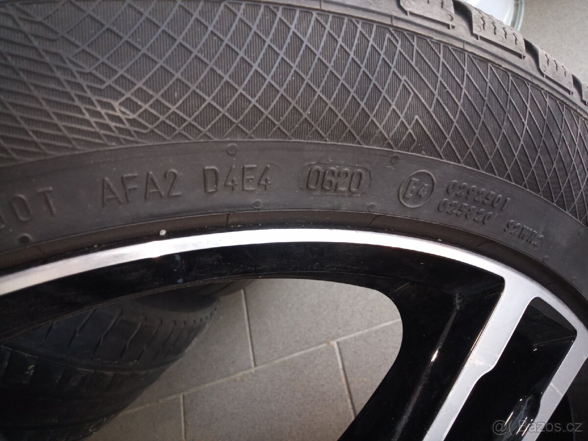 245/45 R19 zimní - 2