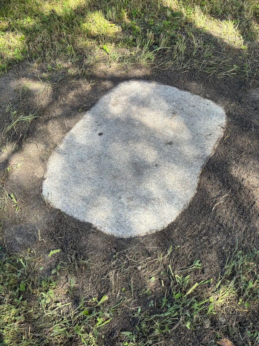 Nášlapné kameny / dlažba / nášlapy - 2