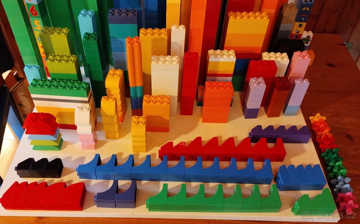 LEGO DUPLO - BIG CASE - kostičky (1.000ks) a desky - 2