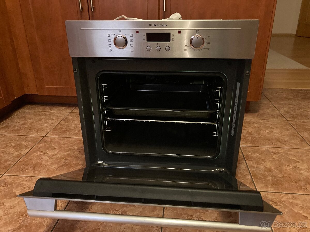 Vestavná trouba Elektrolux - 2