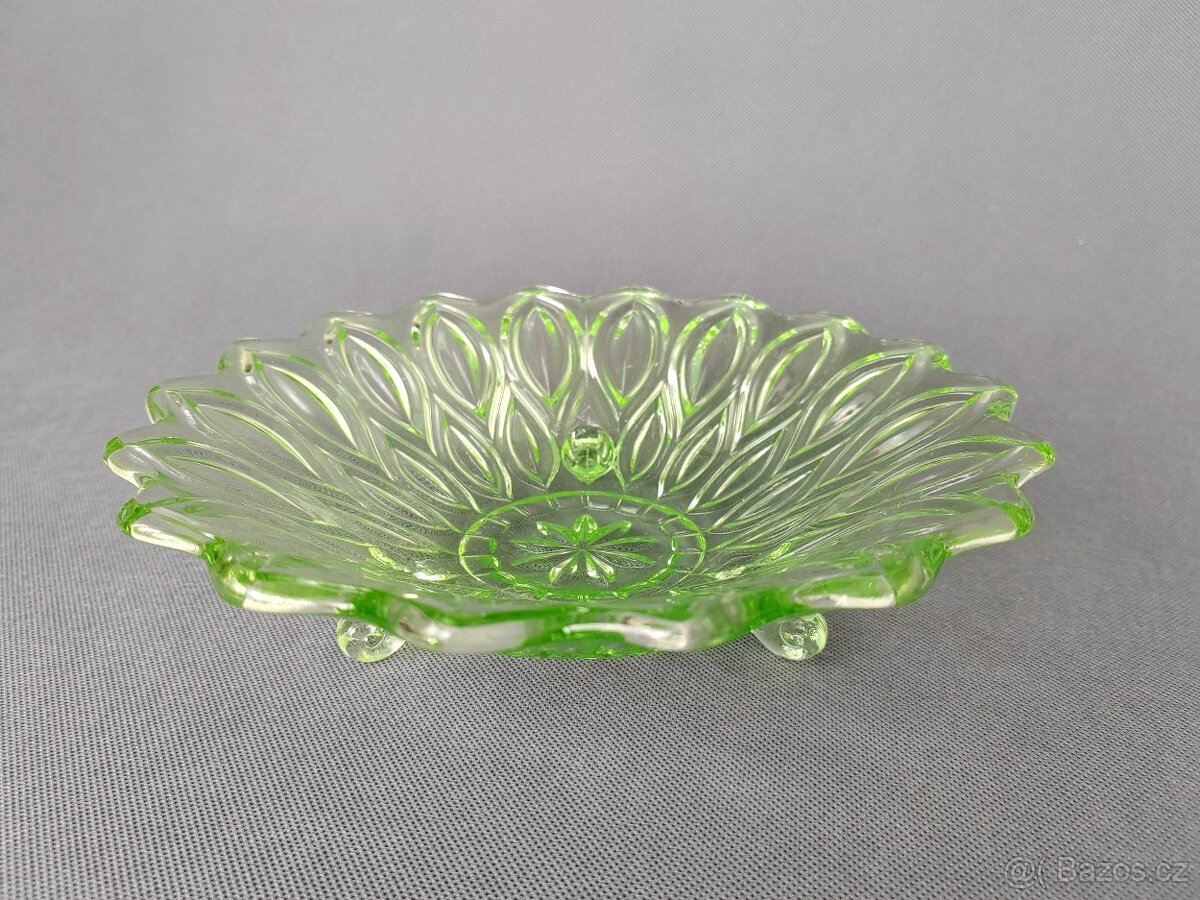 Salátová mísa z lisovaného zeleného skla ve stylů Art Deco - 2