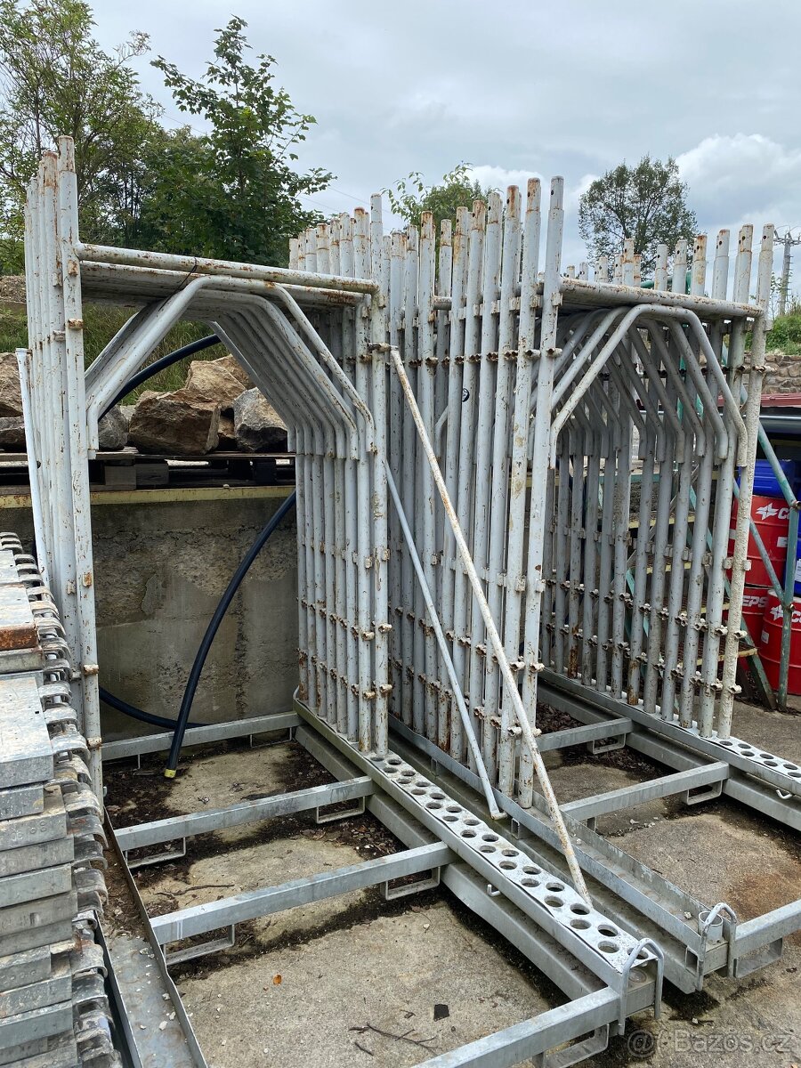 Rámové lešení 388,8m2 - 2