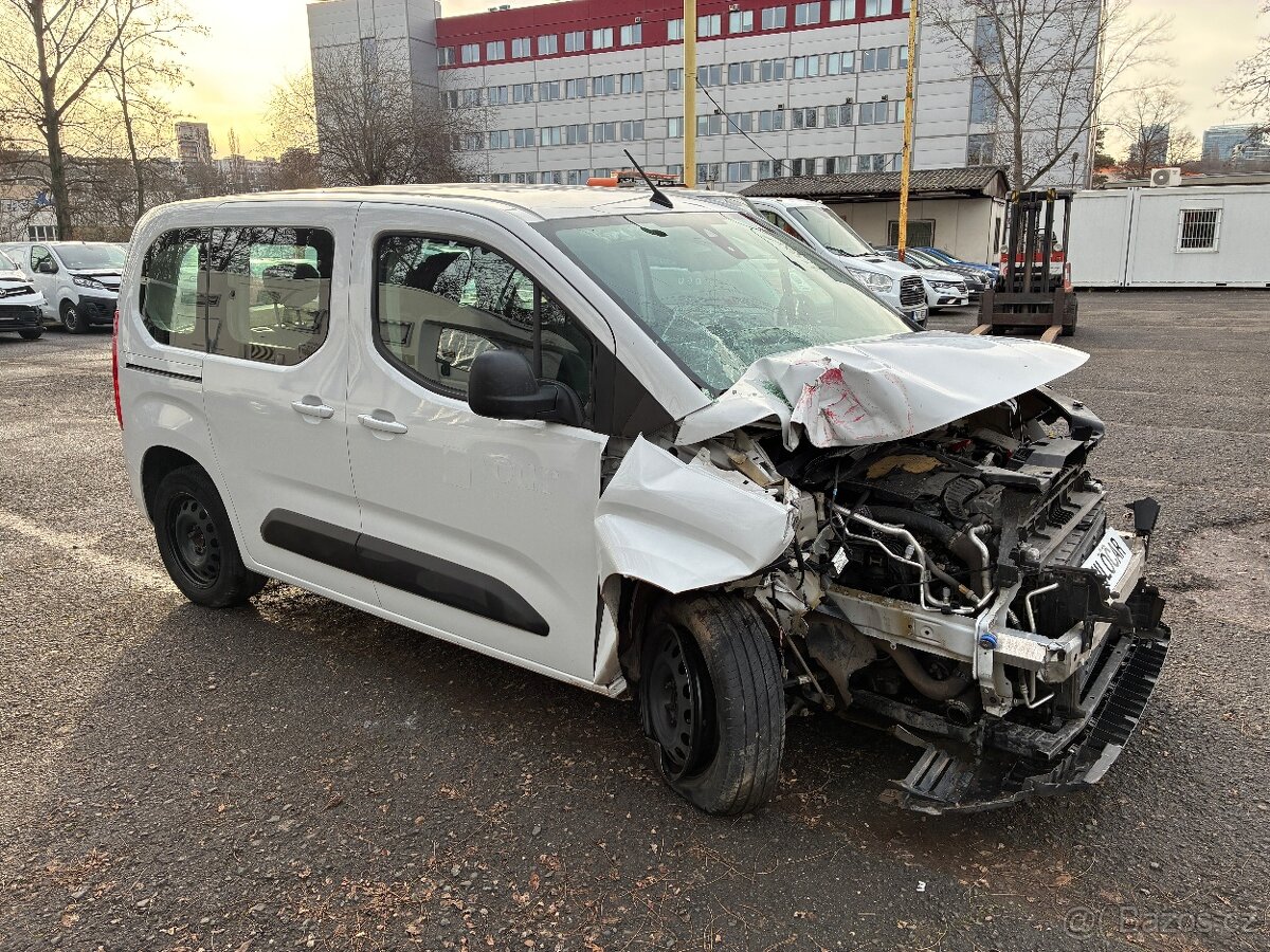 Opel Combo 1.2i Turbo 81KW r.v. 2022 ČR původ DPH - 2
