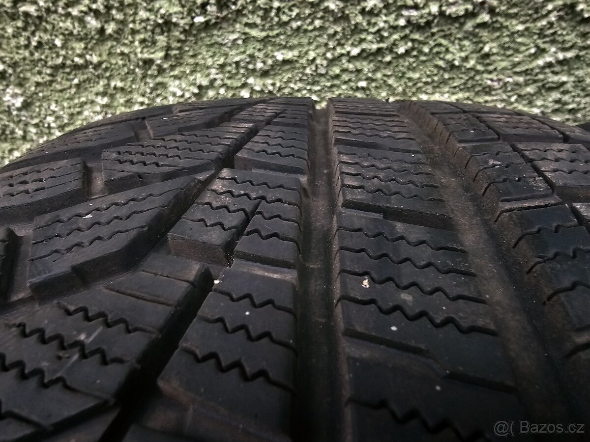 Pneumatiky pneu R19 zimní Hankook 2ks 235/50 - 2