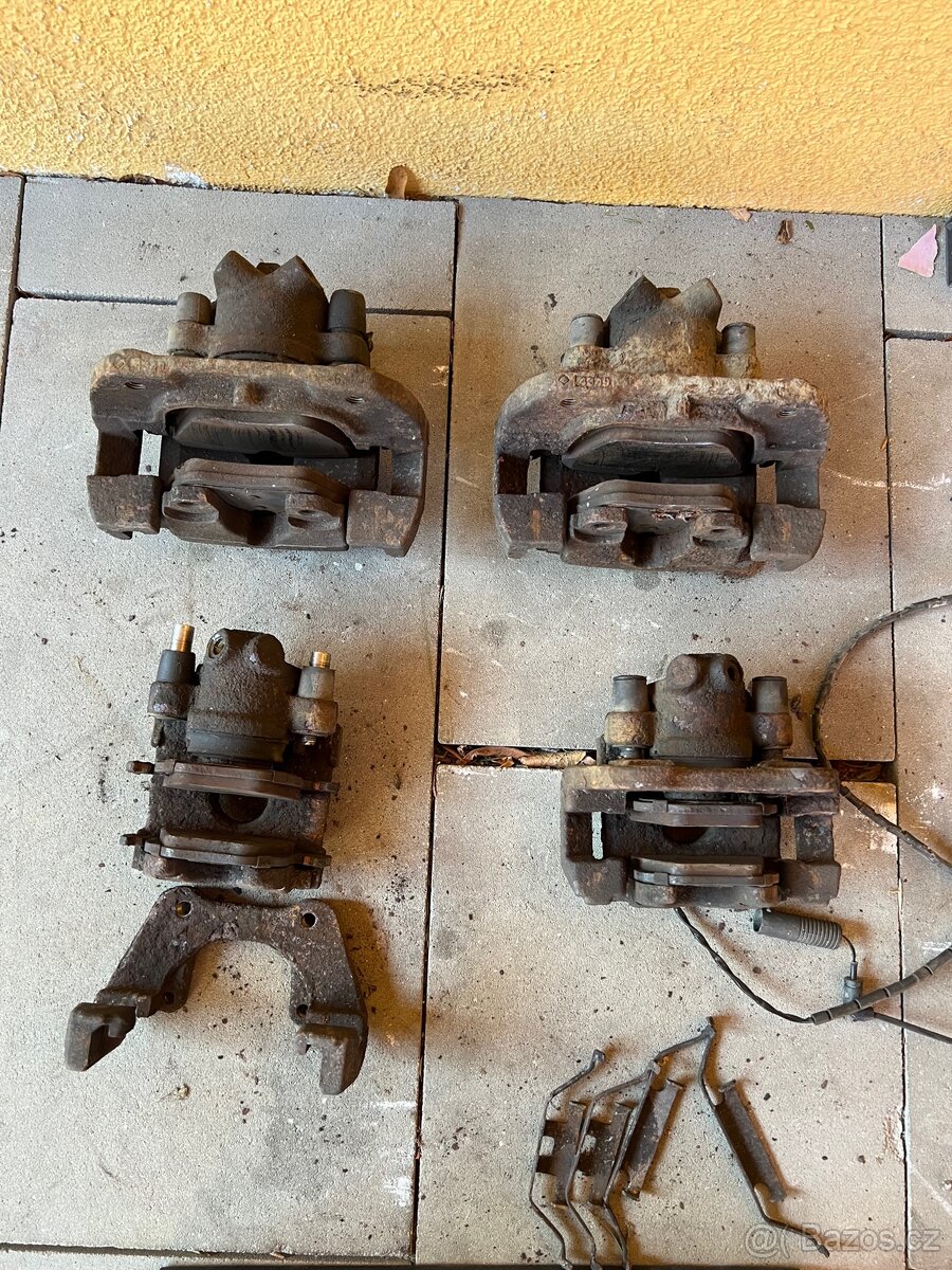 Bmw e46 brzdiče + destičky - 2