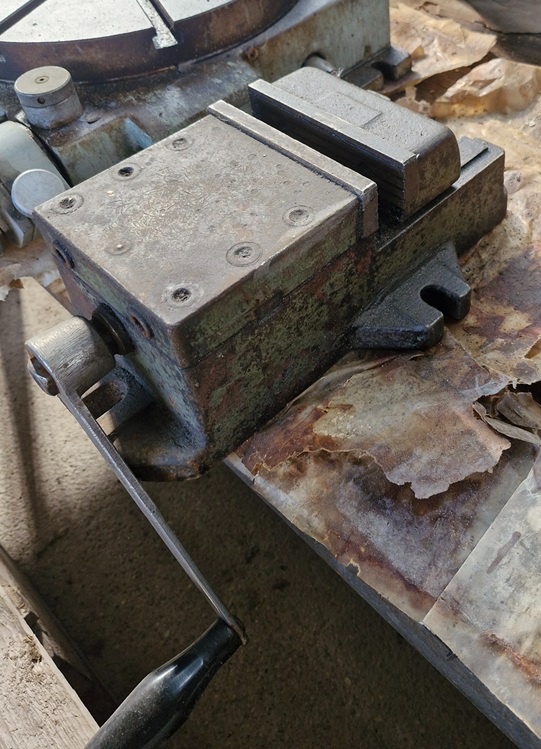 Svěrák strojní - 2