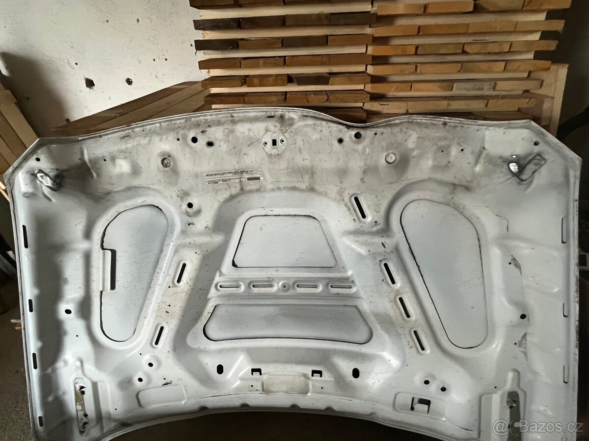 Kapota Dodge ram 4gen. - 2