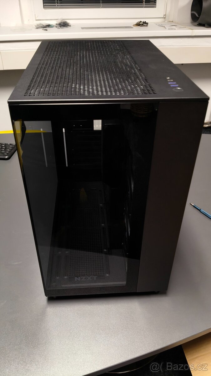 Počítačová skříň NZXT H9 flow - 2