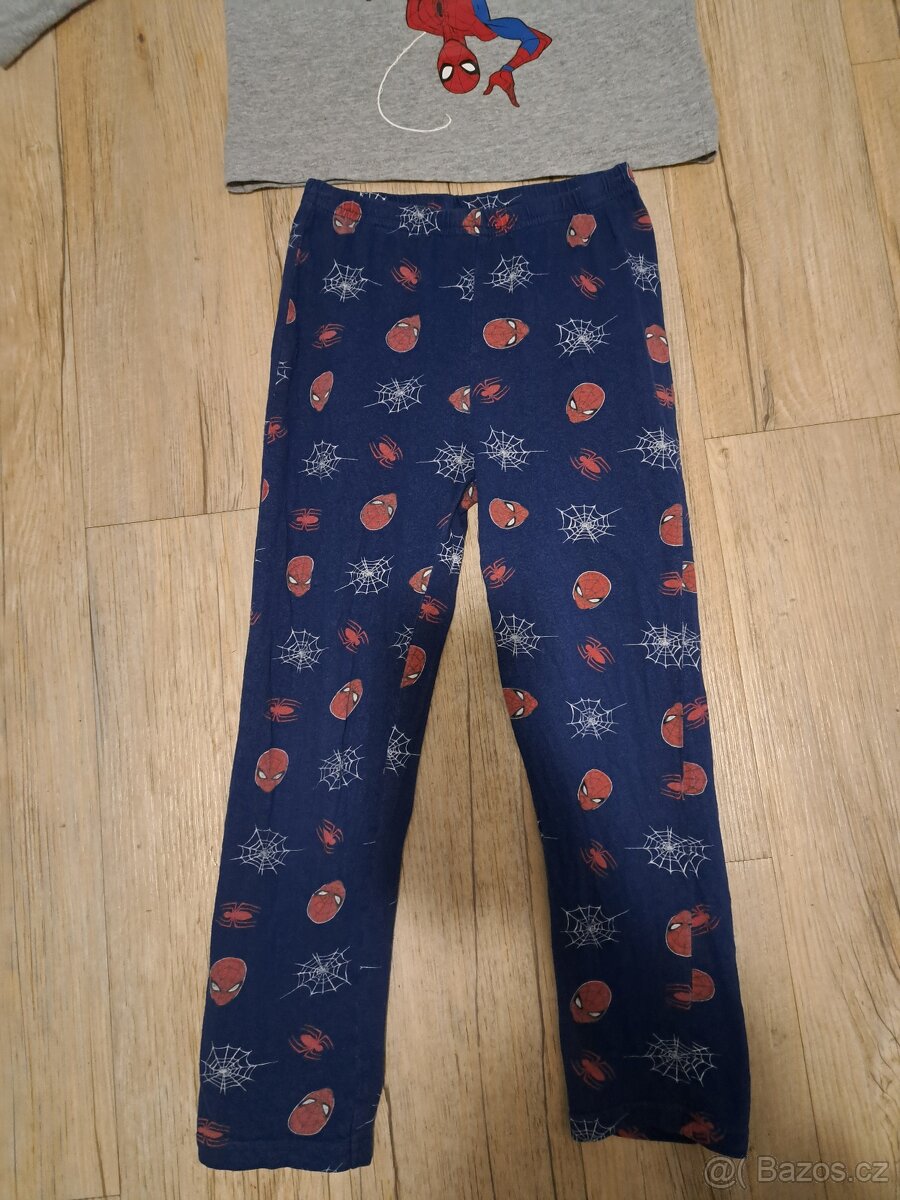 Pyžamo Spider-man 110/116 - 2